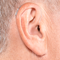 aide-auditive-écouteur-déporté-compatible-iphone-sur-oreille-RIC-312-milan